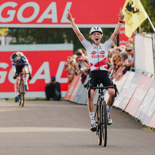 Victoria de Fem van Empel en Maasmechelen. (c) UCI Cyclocross World Cup