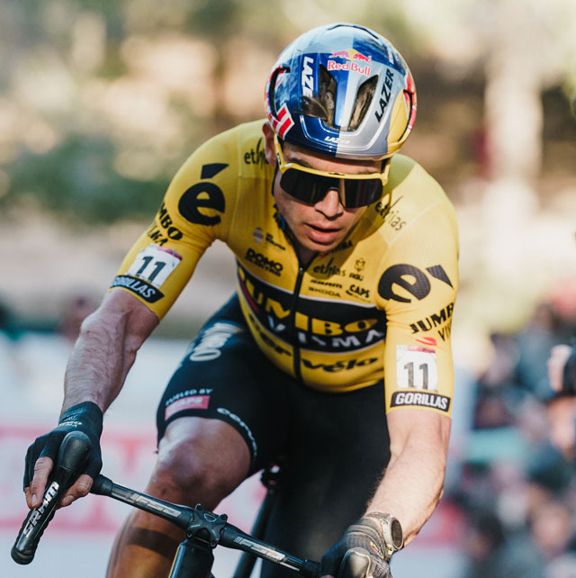 Wout van Aert (Jumbo-Visma) fue una de las referencias de la Copa del Mundo de Ciclocross UCI – Benidorm Costa Blanca 2023. Foto de UCI Cyclo-cross World Cup