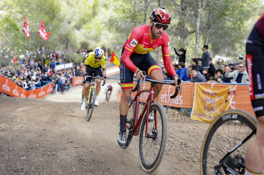 Felipe Orts (La Vila Joiosa-Neteo) pudo lucirse ante su público en la Copa del Mundo de Ciclocross UCI - Benidorm Costa Blanca 2024: 8º Foto de BenidormCX / Sprint Cycling