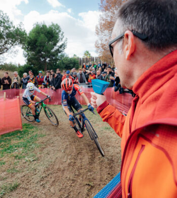 El público volverá a disfrutar de un gran espectáculo en la Copa del Mundo de Ciclocross UCI - Benidorm Costa Blanca. Foto de BenidormCX / Yago Urrutia