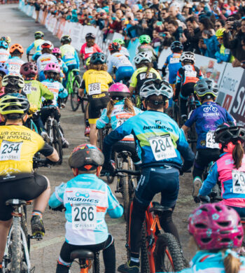 Los niños fueron protagonistas en la edición 2024 de la Copa del Mundo de Ciclocross UCI - Benidorm Costa Blanca. Foto de BenidormCX / Yago Urrutia