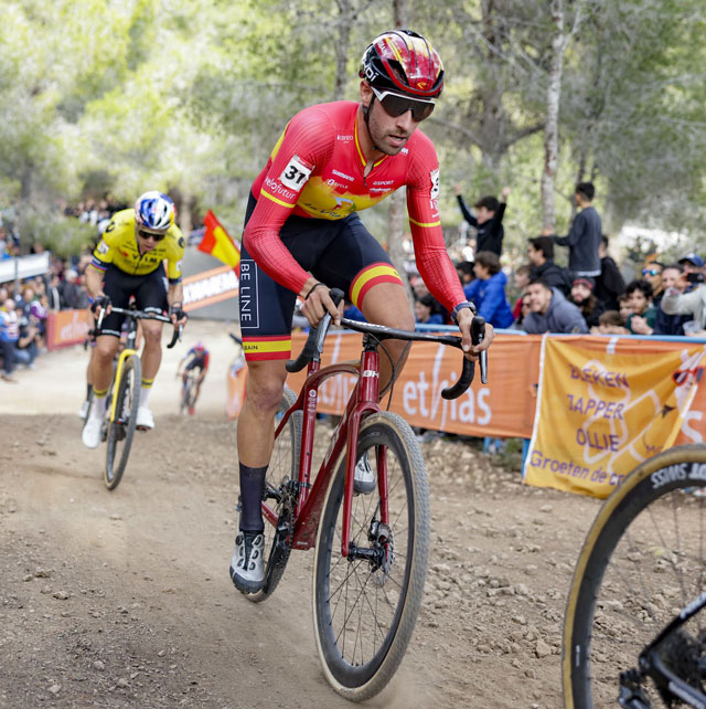 Felipe Orts, durante la segunda edición de la Copa del Mundo de Ciclocross UCI - Benidorm Costa Blanca. Foto de BenidormCX / Sprint Cycling