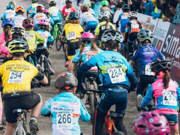 Los niños fueron protagonistas en la edición 2024 de la Copa del Mundo de Ciclocross UCI - Benidorm Costa Blanca. Foto de BenidormCX / Yago Urrutia