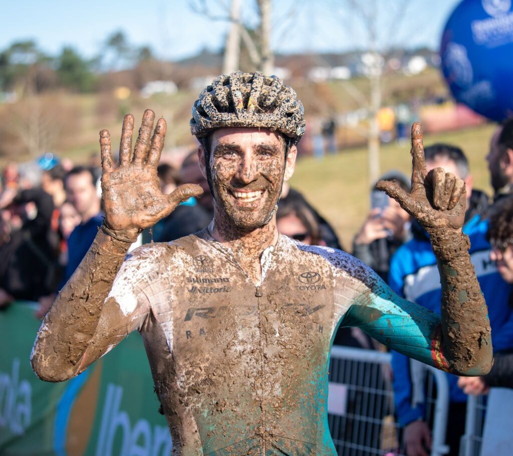 Felipe Orts celebra su séptimo Campeonato de España.
Foto de RFEC