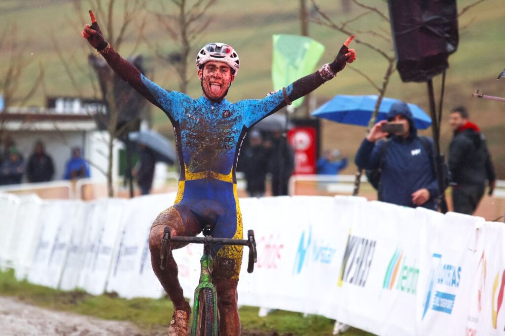 Benjamín Noval, una de las sensaciones de la temporada, se proclamó campeón nacional juvenil en As Pontes.
Foto de RFEC