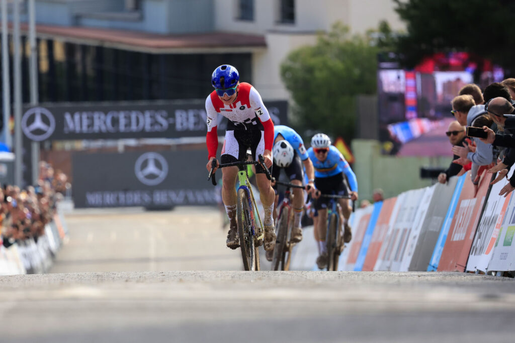 David Haverdings se impuso de la Copa del Mundo de Ciclocross UCI – Benidorm Costa Blanca 2026 en categoría Sub23 Masculino.
Foto de Sprint Cycling